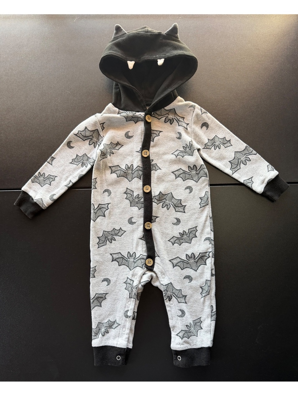 Wonder Nation Baby 12M Halloween Bat Hooded Romper Gray Black Fangs